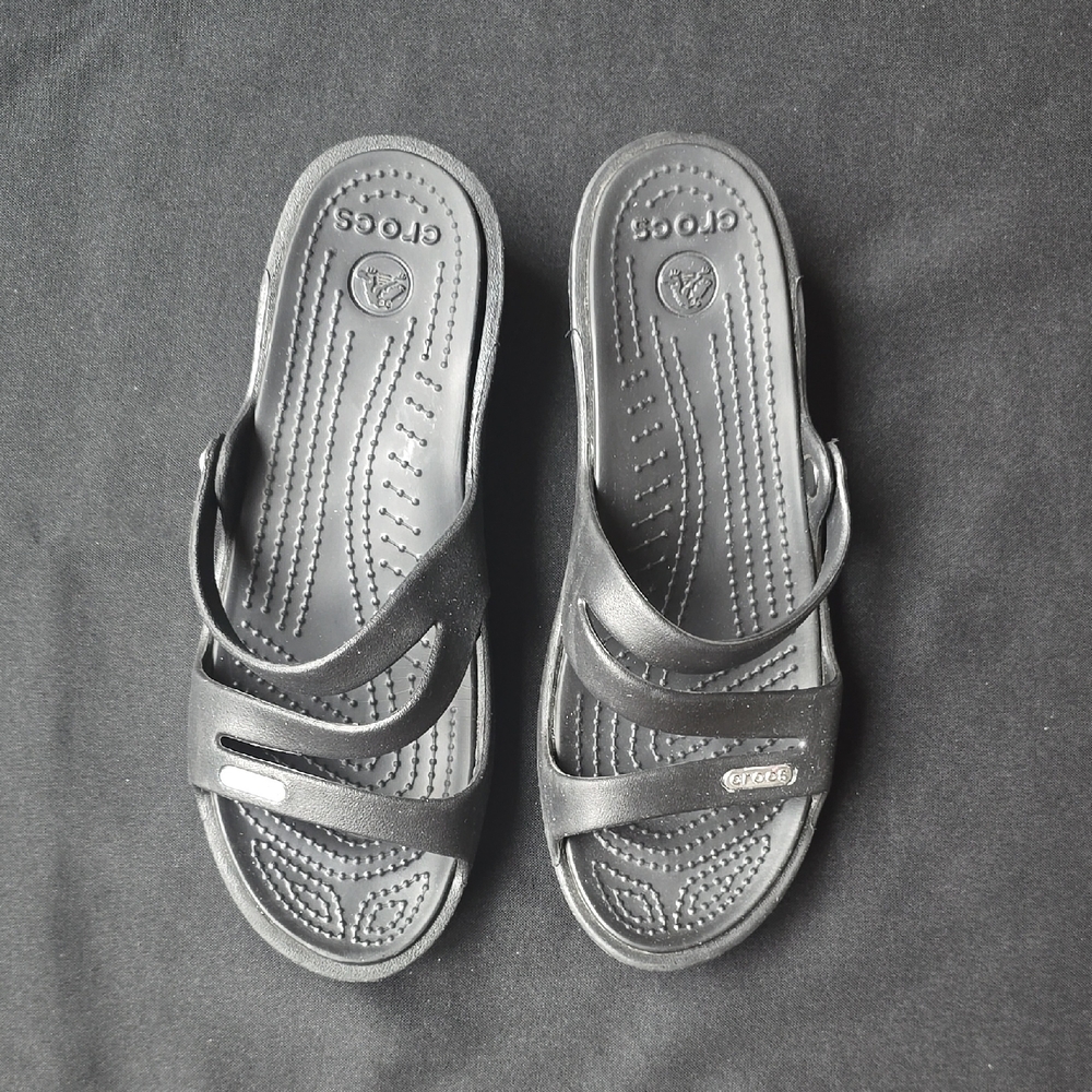 CROCS Women's Classic Black Sandals